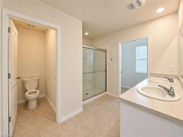 2736 Dumont Ln — Photo 17