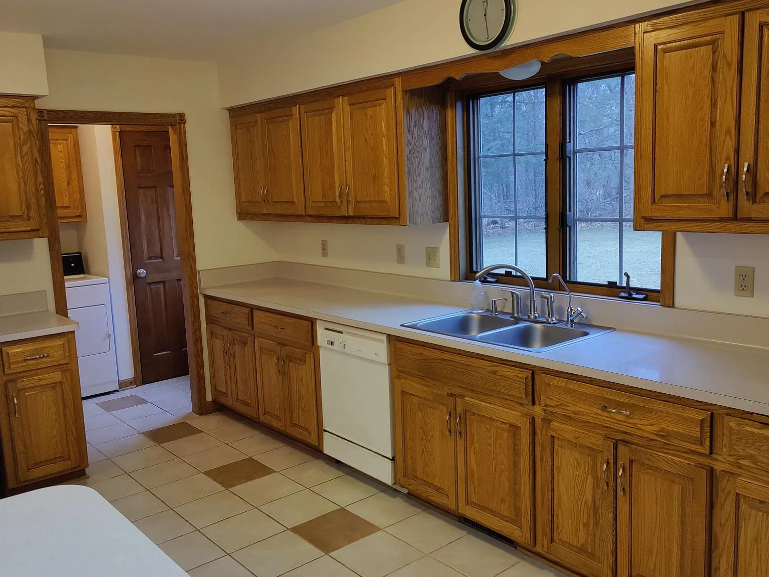 3 bed, 1.5 bath, 1500 sqft, $2,600 — Photo 4