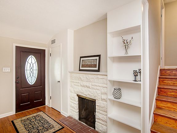 4th image of 5642 Rosslyn Ave