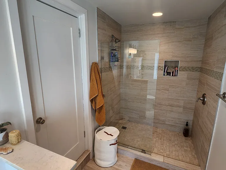 800 E Micheltorena St #B — Photo 15