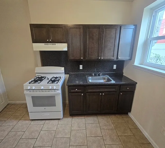2836 Agate St — Photo 3