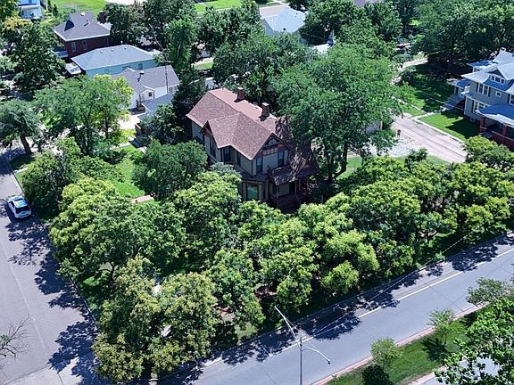 4th image of 2803 Broadway Ave