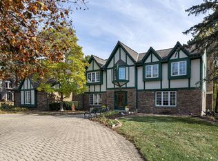 1420 Barrington Woods Dr, Brookfield, WI 53045