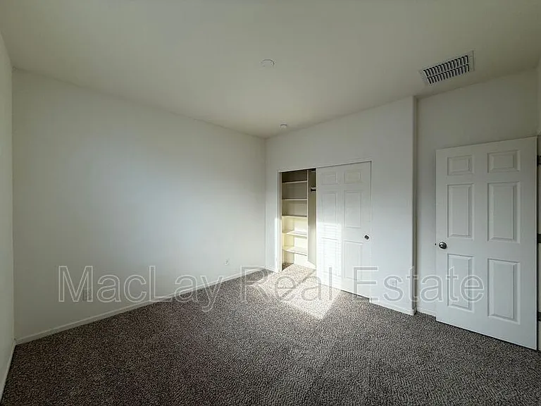 2372 E Dust Devil Dr — Photo 25
