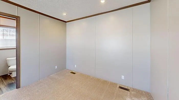 360 Continental Ave — Photo 5
