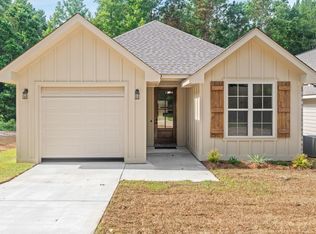 84 Riviera Dr, Hattiesburg, MS 39402