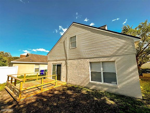 4th image of 127 Hartsdale Dr