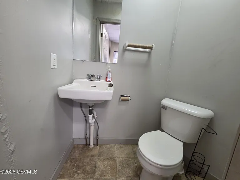 525 N Market St — Photo 17
