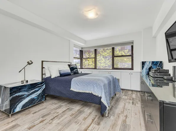 305 East 72nd Street 3DS image 3 of 6