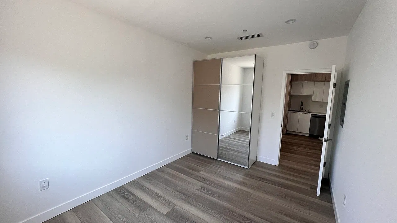 2 bed, 800 sqft, $3,200 — Photo 1