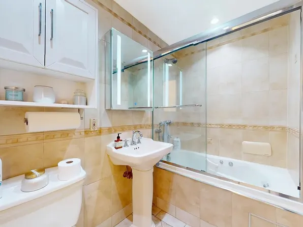 2421 Ocean Avenue image 12 of 16