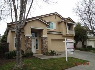 4000 Riviera Ln, Elk Grove, CA 95758
