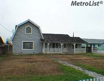2451 Myrtle Ave photo 1