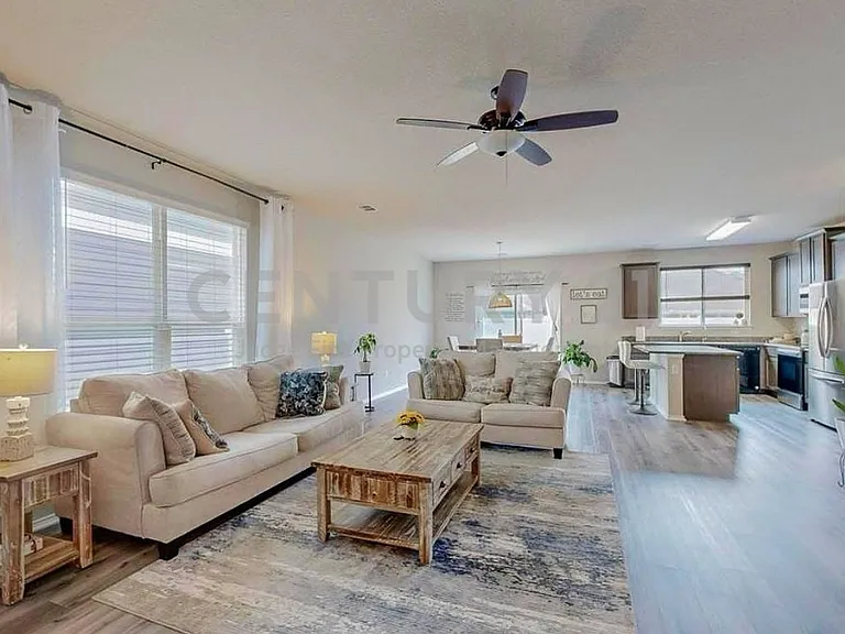 1637 Hinckley Ave — Photo 5