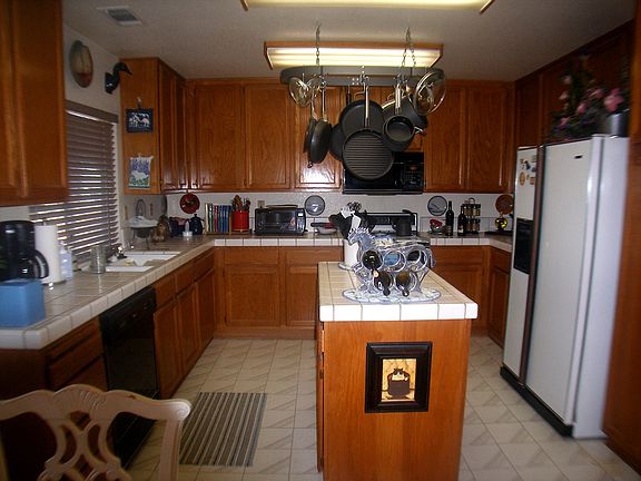 Kitchen w/nook