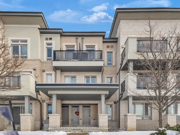 9601 Jane St #9, Vaughan, ON L6A 4G5