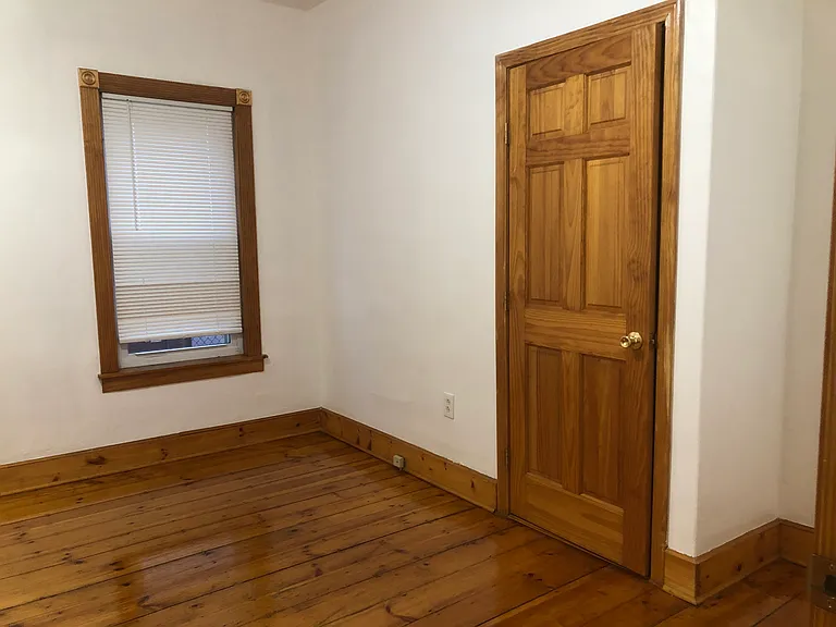 189 Lowell St #1 — Photo 9