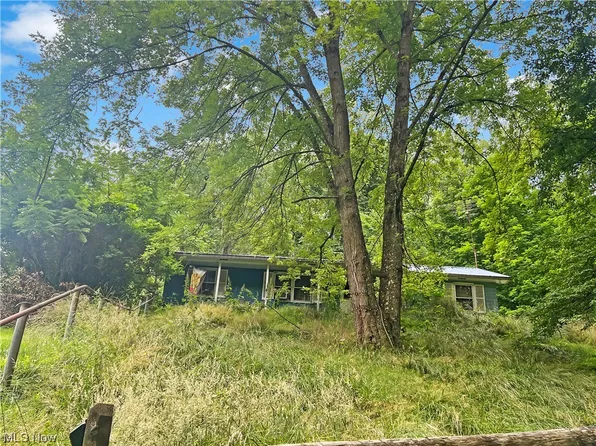 406 Mahan Ln, Follansbee, WV 26037