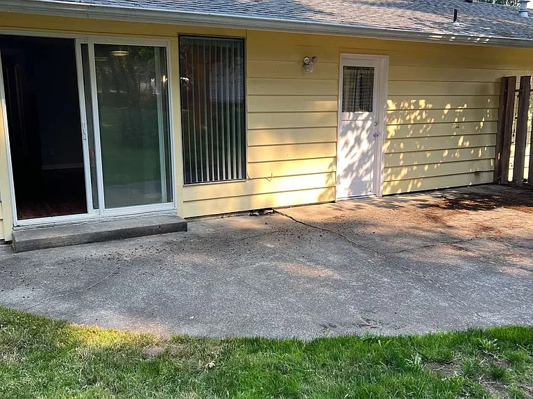 475-477 Z St SE — Photo 19