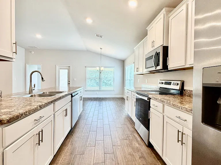 633 W Rexford Dr — Photo 10