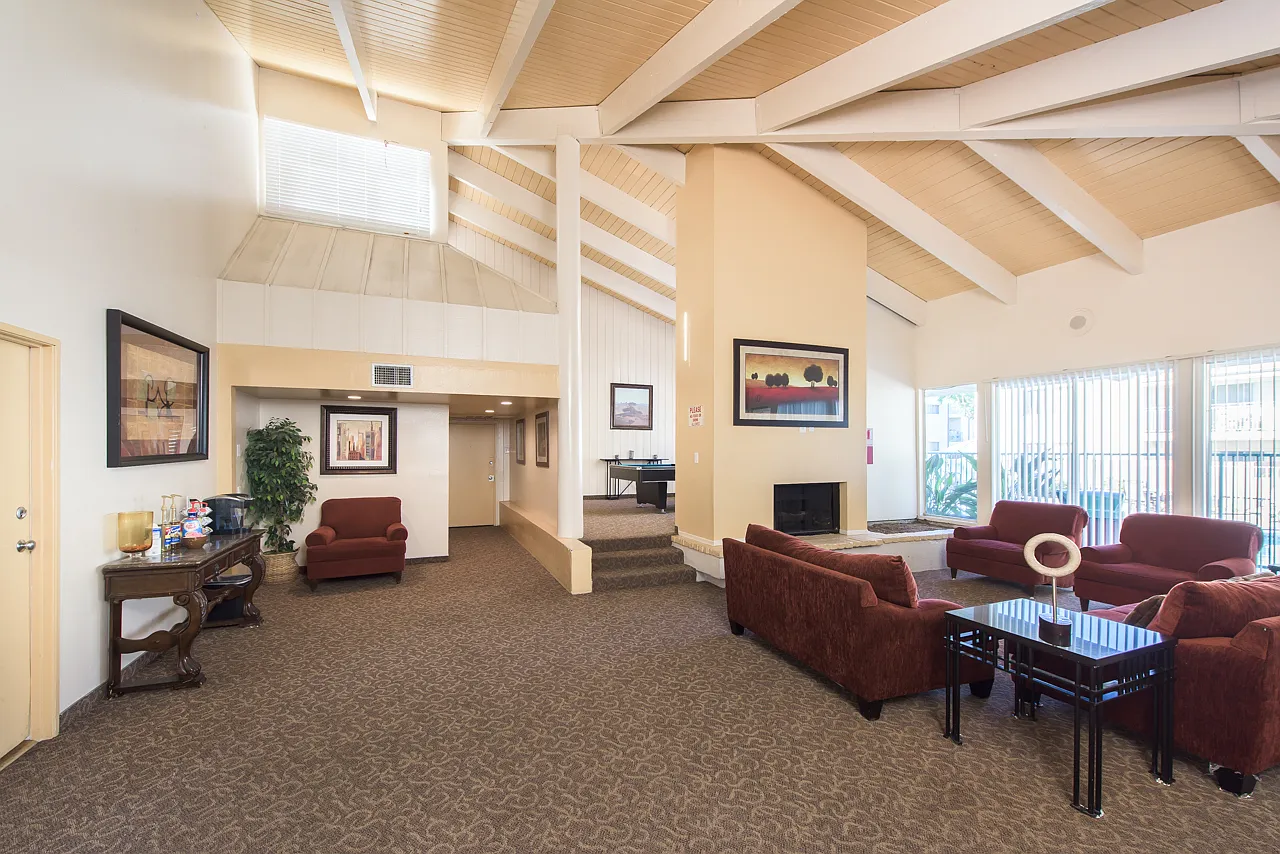 Tarzana Terraces — Photo 1