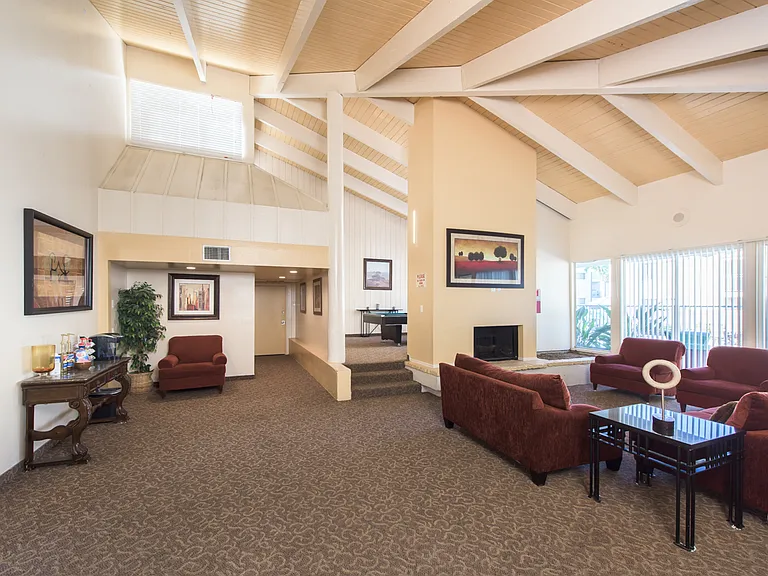 Tarzana Terraces — Photo 1