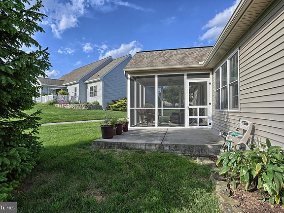 3rd image of 815 Walnut Crest Dr #L-0106