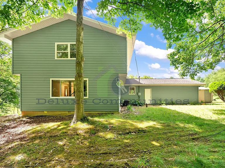 2660 Blackberry Ln NE — Photo 44