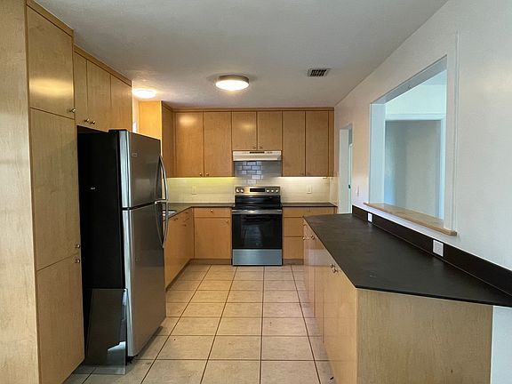 2nd image of 1430 SE 41st Ave