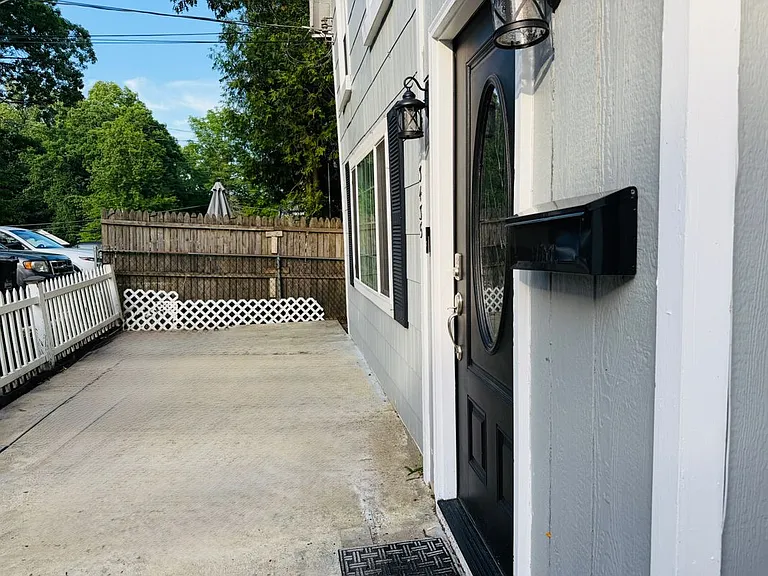 3435 S Temple Ave — Photo 2