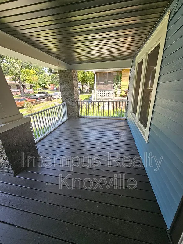 6 bed, 3.0 bath, 1636 sqft, $2,500 — Photo 3