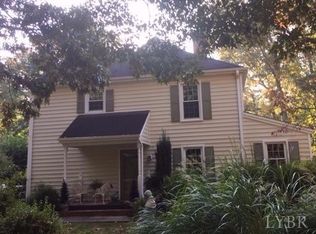 201 Clays Crossing Dr, Forest, VA 24551