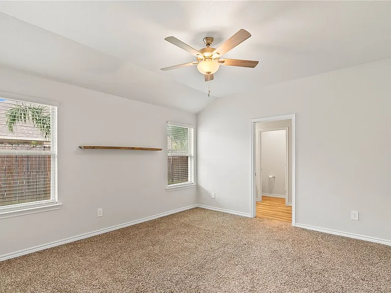 7621 Cowboy Trail Ln — Photo 7