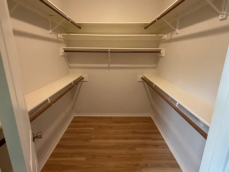 11 Lords Cir — Photo 9