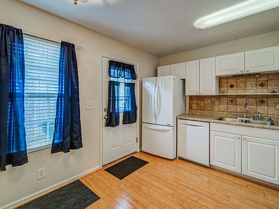 3rd image of 18 Brittany Ct #23