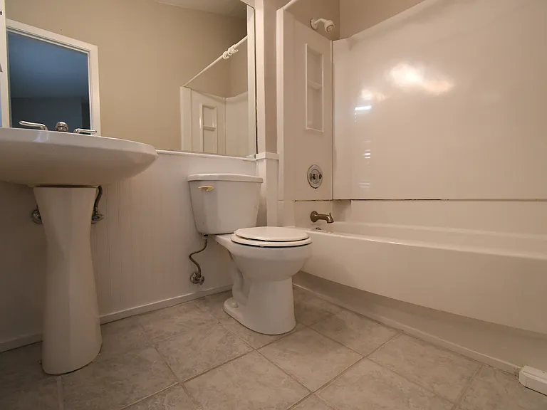 1804 Queen Anne Ct — Photo 14
