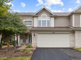 562 Lancaster Dr, Hampshire, IL 60140