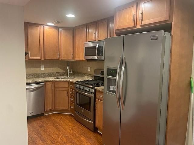 Renovated Kitchen - Gas Stove, Dishwasher, Filtered Water, Disposal