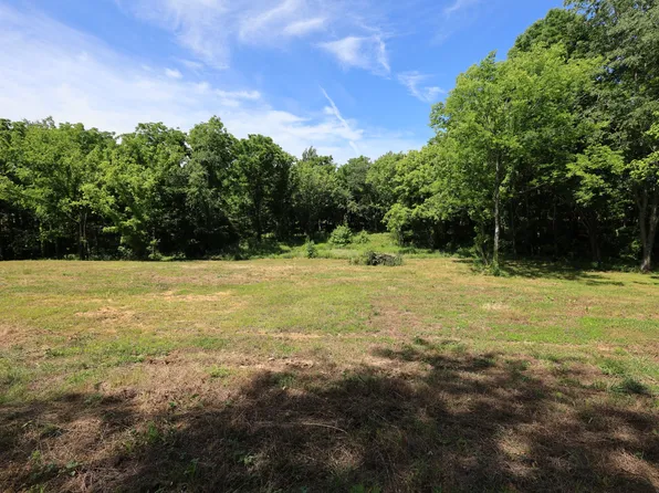 5 Poplar Ridge Ln, Chapmansboro, TN 37035