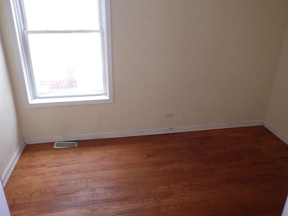 5th image of 7916 S East End Ave