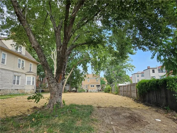 3427 Wyandotte St, Kansas City, MO 64111