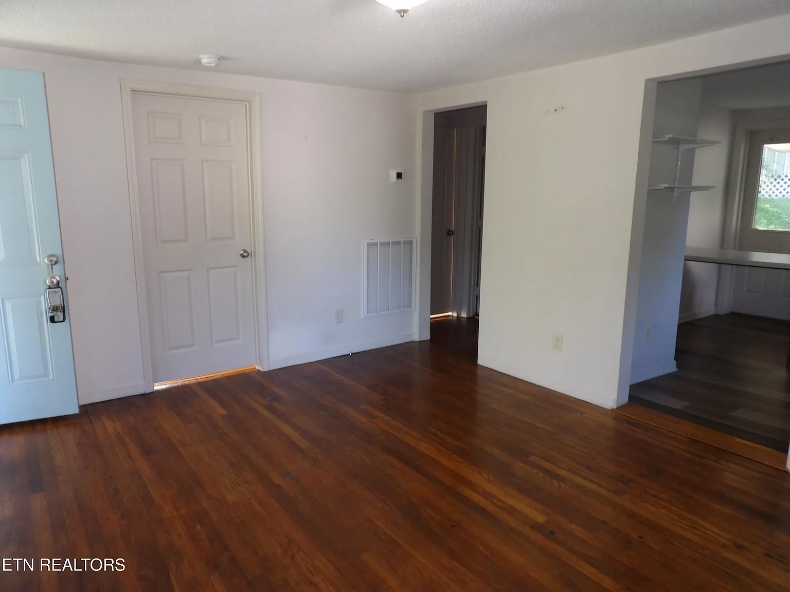 2 bed, 672 sqft, $1,000 — Photo 3