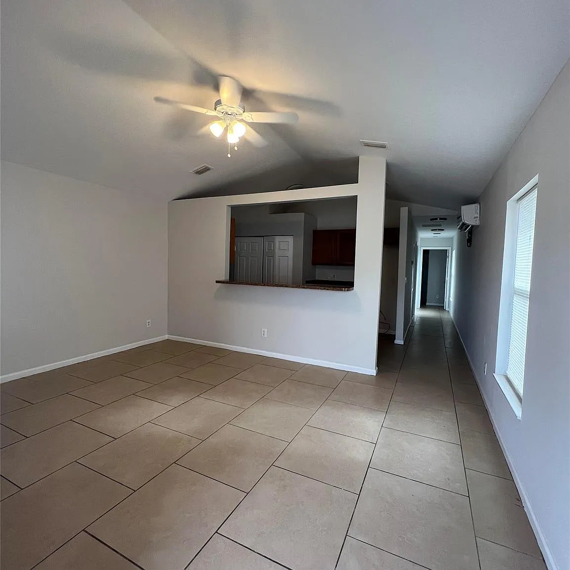 2 bed, 1.0 bath, 833 sqft, $1,950 — Photo 3