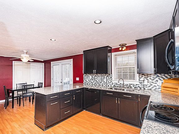 5th image of 516 Lucinda Dr Lot 4