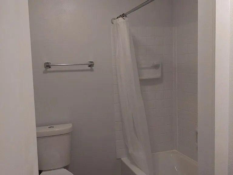 142 Jefferson St — Photo 36