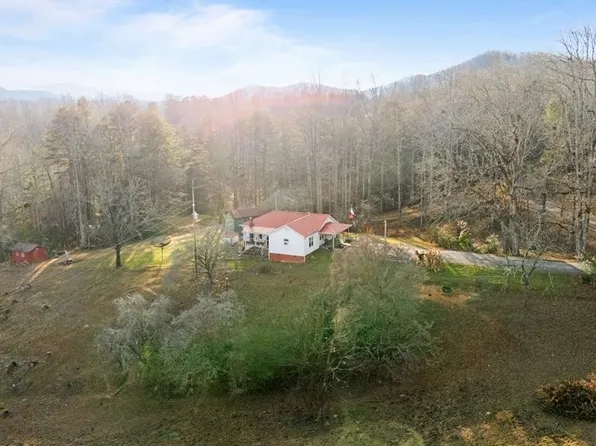 337 Town Mountain Rd, Hayesville, NC 28904