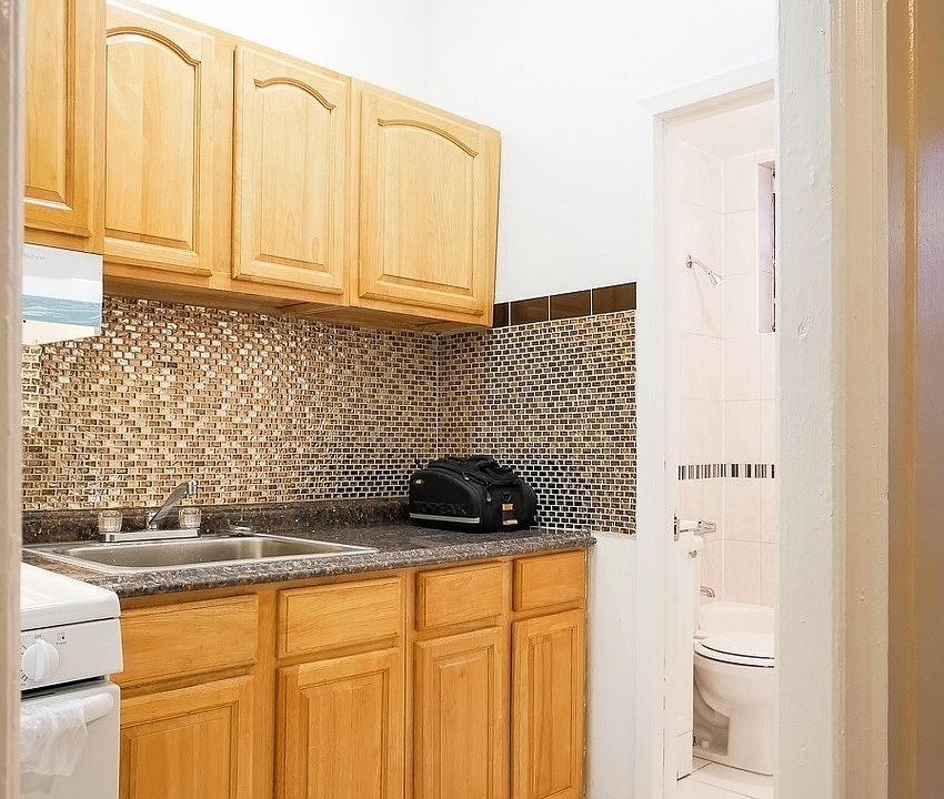 1st image of 708 Washington Ave #2