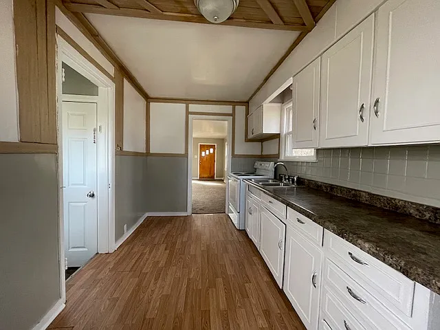 3009 Prast Blvd — Photo 5