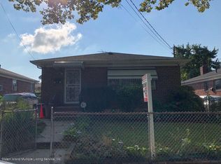 91 Park Hill Cir, Staten Island, NY 10304