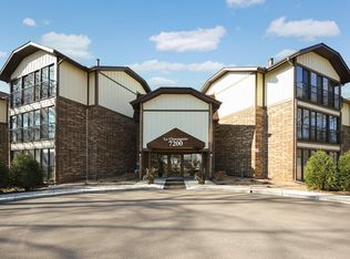 7200 Cahill Rd APT 304, Edina, MN 55439